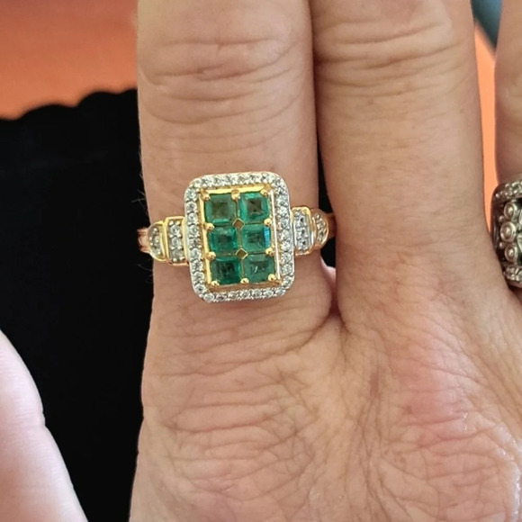 AAA Narural Emerald & Natural White Zircon Ring